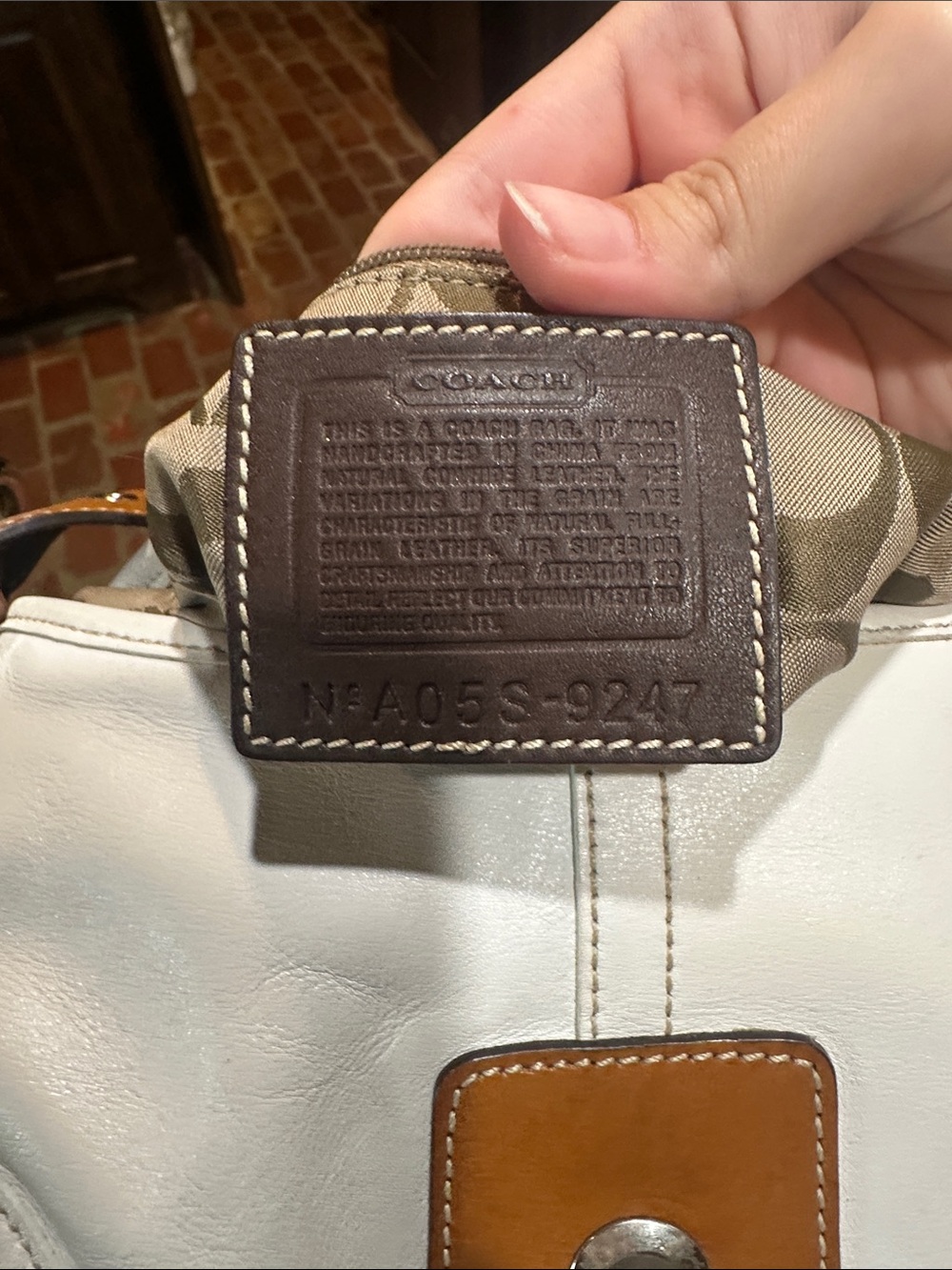Coach Vintage White Leather Brown Purse - Picture 4 of 4